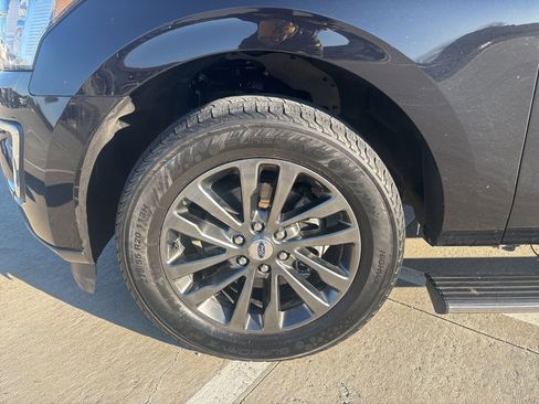 Used 2021 Ford Expedition Limited image 10