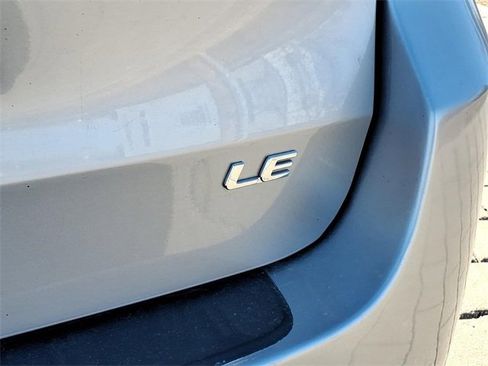 Used 2017 Toyota Sienna LE image 26