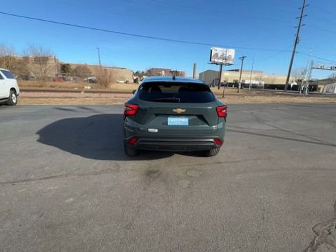 Certified 2025 Chevrolet Trax LS image 7