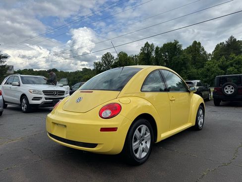 Used 2007 Volkswagen Beetle Coupe w/ Package 1 FWD image 5
