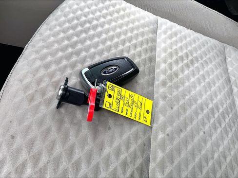 Used 2020 Ford Escape SE FWD image 12