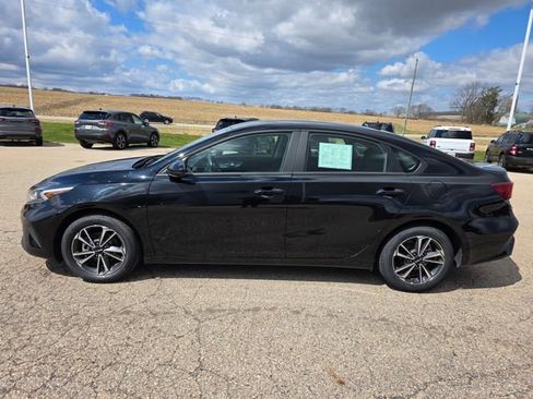 Used 2024 Kia Forte LXS image 24