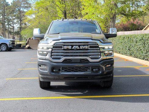 New 2026 RAM 2500 Laramie AWD/4WD image 9