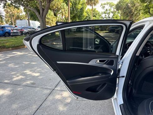 Used 2019 Genesis G70 3.3T Advanced RWD image 20