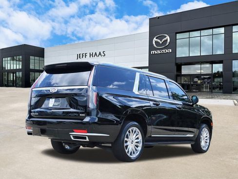 Used 2023 Cadillac Escalade ESV Premium Luxury AWD/4WD image 3