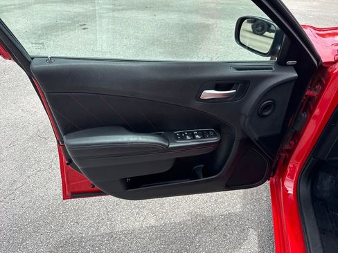 Used 2017 Dodge Charger R/T w/ Blacktop Package RWD image 11