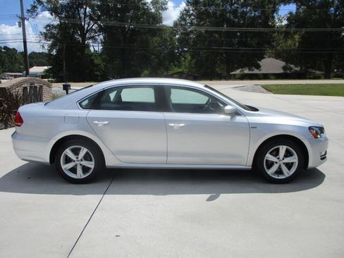 Used 2015 Volkswagen Passat 1.8T Limited Edition FWD image 25