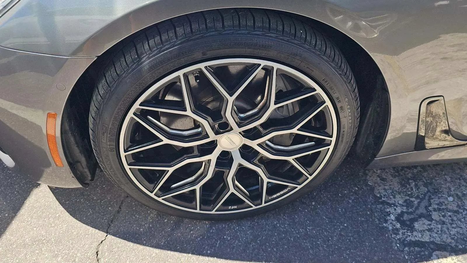 Used 2019 BMW 750i w/ M Sport Package RWD image 9