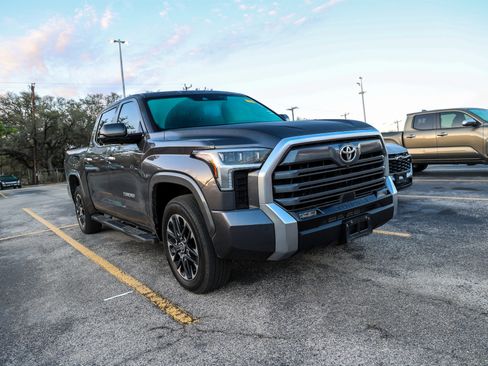 Used 2024 Toyota Tundra Limited AWD/4WD image 6