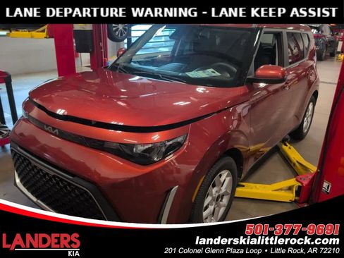 Used 2023 Kia Soul S image 1