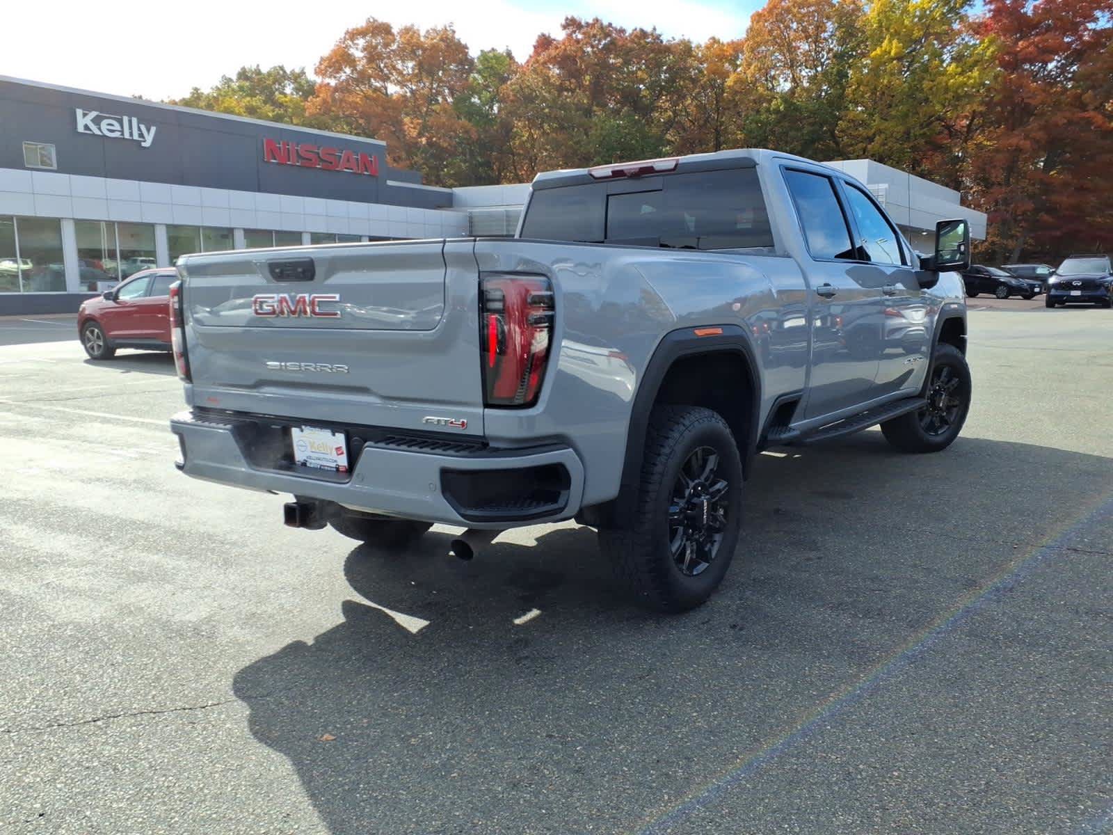 Used 2025 GMC Sierra 2500 AT4 w/ AT4 Premium Plus Package AWD/4WD image 4