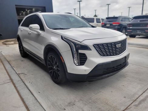 Used 2023 Cadillac XT4 Sport image 3