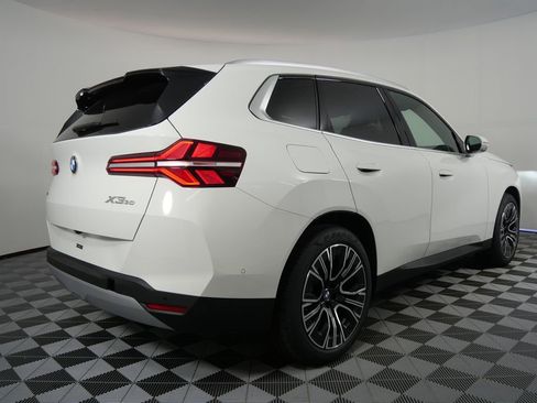 Used 2025 BMW X3 xDrive30i w/ Premium Package image 3