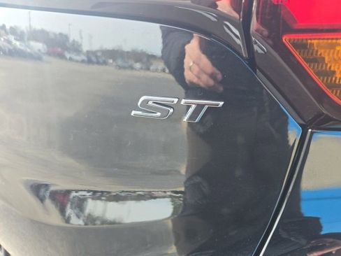 Used 2023 Buick Encore GX Select w/ Sport Touring Package image 38