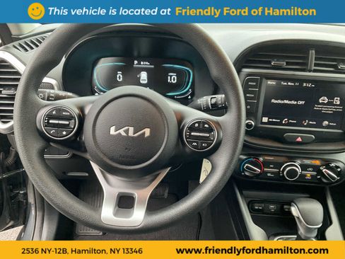Used 2025 Kia Soul LX image 18