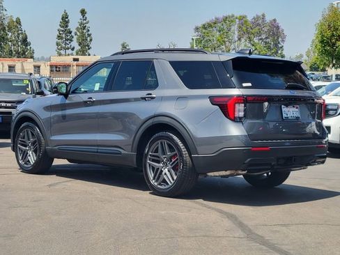 Used 2026 Ford Explorer ST-Line w/ ST-Line Street Pack RWD image 2