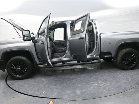 Used 2025 Chevrolet Silverado 2500 Custom w/ Custom Value Package image 38
