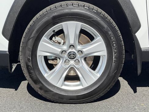 Used 2021 Toyota RAV4 XLE w/ XLE Grade Weather Package AWD/4WD image 42