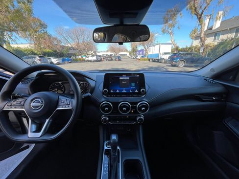Used 2025 Nissan Sentra SV image 31