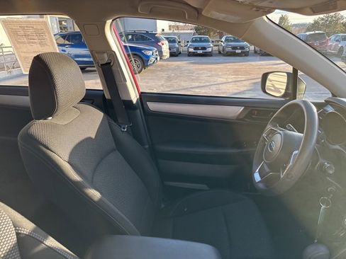 Used 2018 Subaru Outback 2.5i image 11