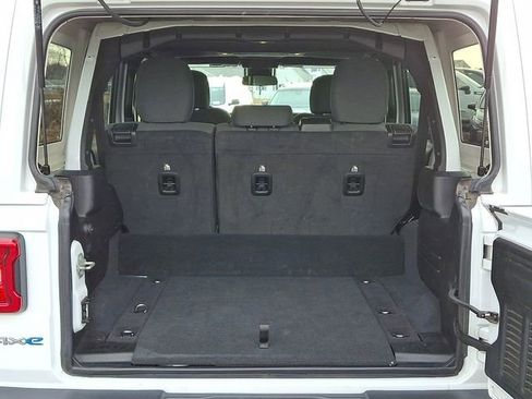 Used 2024 Jeep Wrangler Unlimited Sahara image 31