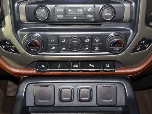 Used 2014 Chevrolet Silverado 1500 High Country w/ High Country Premium Package image 10