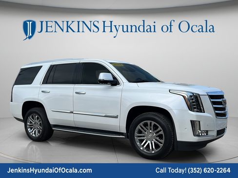 Used 2018 Cadillac Escalade 2WD image 1