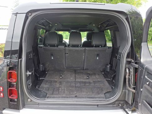 Used 2023 Land Rover Defender 110 SE AWD/4WD image 29