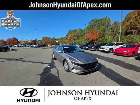 Certified 2023 Hyundai Elantra SE image 13