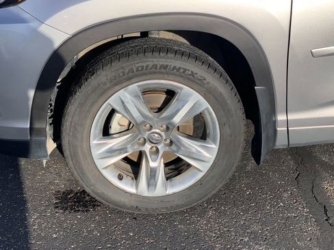 Used 2018 Toyota Highlander Limited image 9