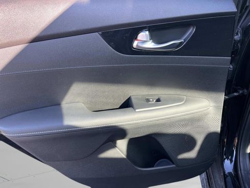 Used 2022 Kia Forte GT-Line w/ GT-Line Premium Package image 18