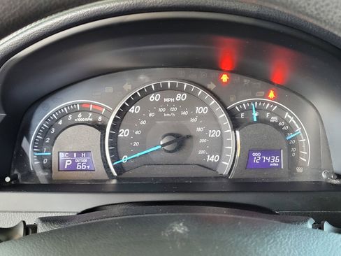 Used 2014 Toyota Camry LE FWD image 10