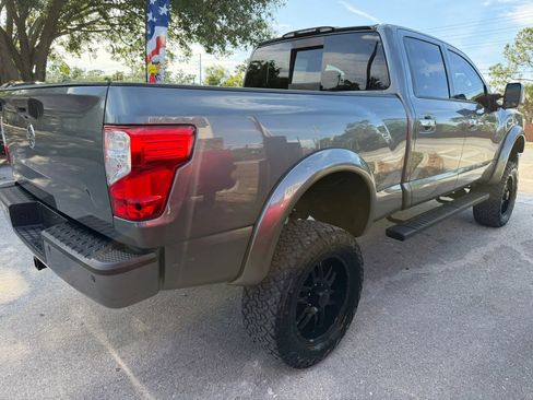Used 2017 Nissan Titan SV AWD/4WD image 6