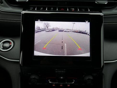 New 2025 Jeep Grand Cherokee Laredo AWD/4WD image 4