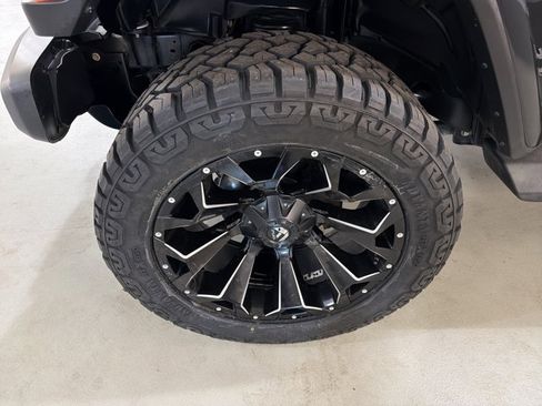 Used 2021 Jeep Wrangler Unlimited Sahara w/ Uconnect 4C Nav & Sound Group AWD/4WD image 11