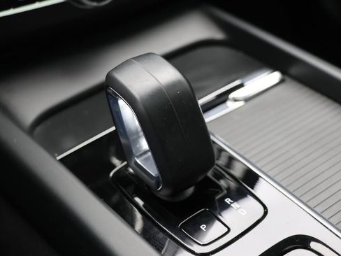 Used 2023 Volvo XC60 B5 Core image 21