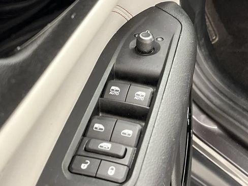 Used 2023 Jeep Compass Limited AWD/4WD image 16