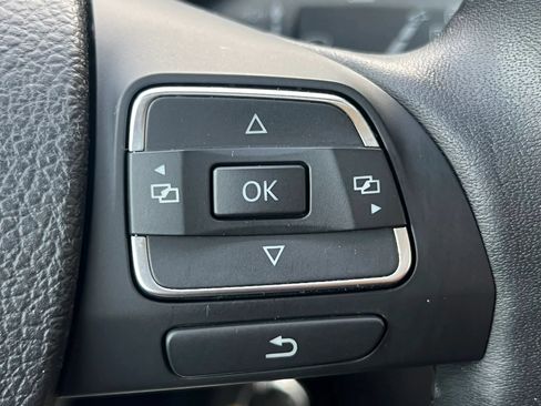 Used 2012 Volkswagen Golf TDI FWD image 36