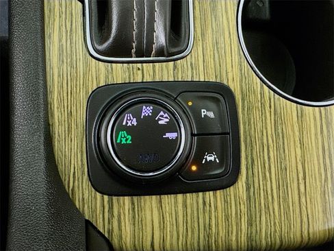 Used 2019 GMC Acadia Denali image 26