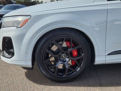Used 2025 Audi SQ7 Prestige image 9