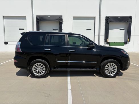 Used 2015 Lexus GX 460 w/ Premium Package AWD/4WD image 3