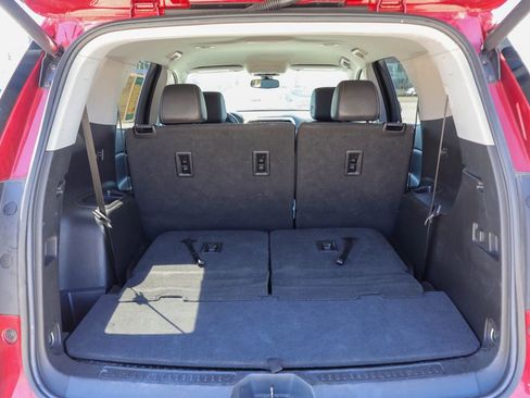 Used 2023 GMC Acadia SLT image 25