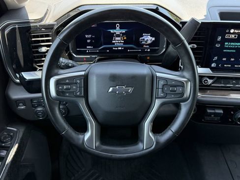 Used 2025 Chevrolet Silverado 1500 LT Trail Boss AWD/4WD image 13