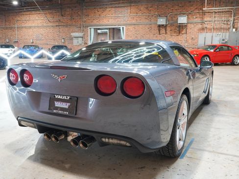 Used 2011 Chevrolet Corvette Coupe w/ Preferred Equipment Group RWD image 13