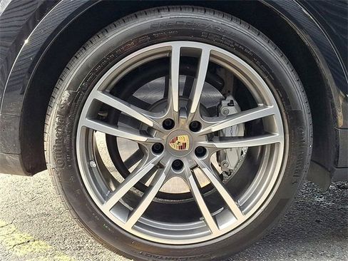 Used 2022 Porsche Cayenne Turbo image 15