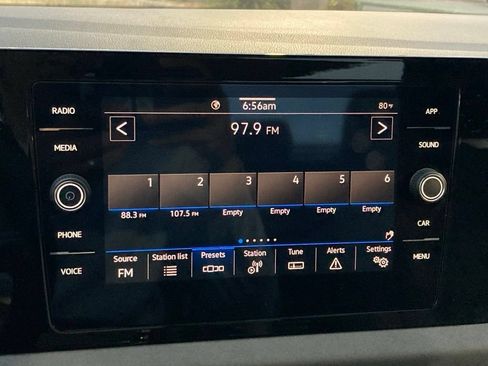 Used 2025 Volkswagen Jetta SE FWD image 22
