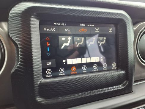 Used 2023 Jeep Gladiator Sport AWD/4WD image 7