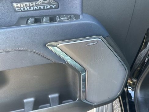 Used 2025 Chevrolet Silverado 1500 High Country w/ High Country Premium Package AWD/4WD image 14
