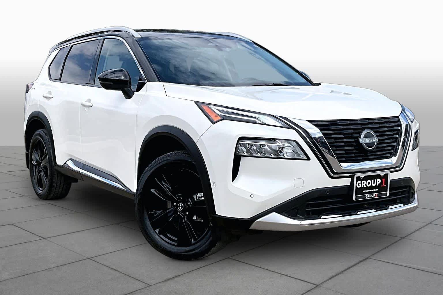 Used 2023 Nissan Rogue Platinum w/ Platinum Premium Package FWD image 2
