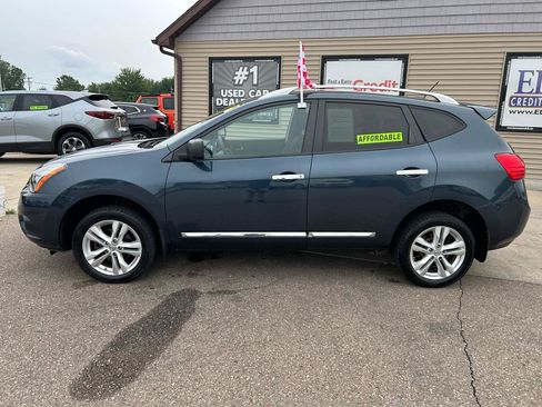 Used 2015 Nissan Rogue S w/ Convenience Package AWD/4WD image 7